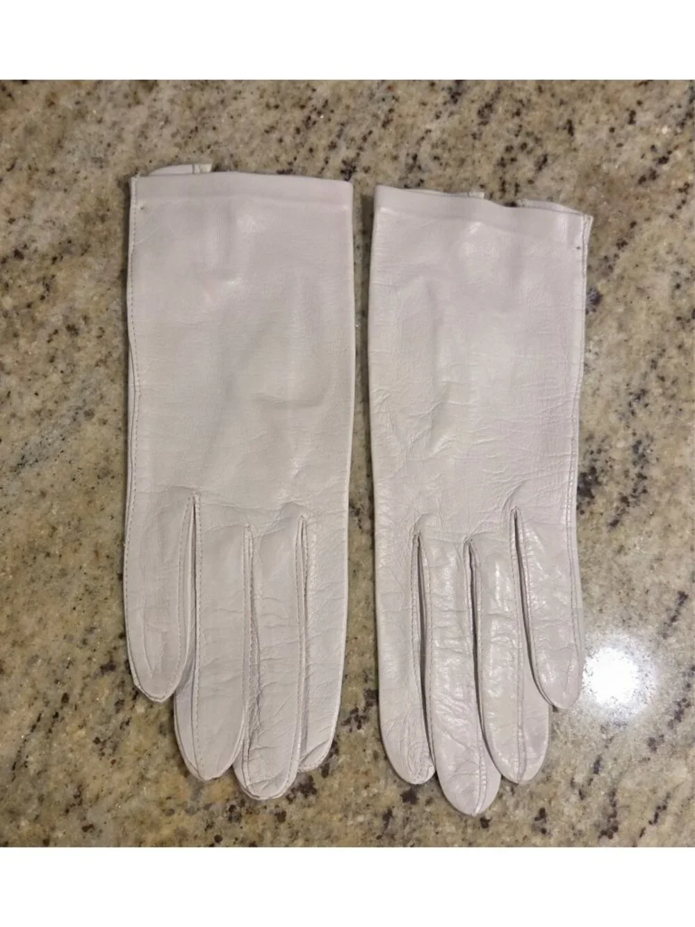 Vintage Womens Size XS S Gray Sof Leather Formal Gloves Wrist Pearly Button